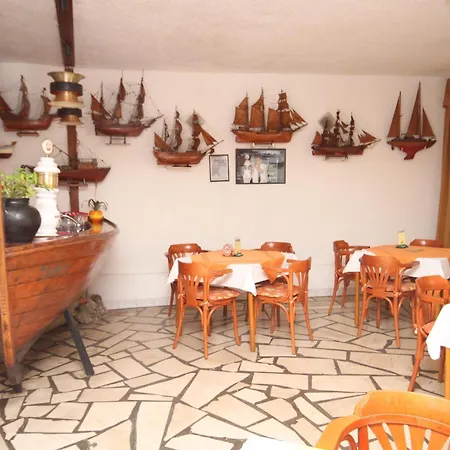 Apartamento With A Parking Space Podgora, Makarska - 6847 Podgora (Split-Dalmatia)
